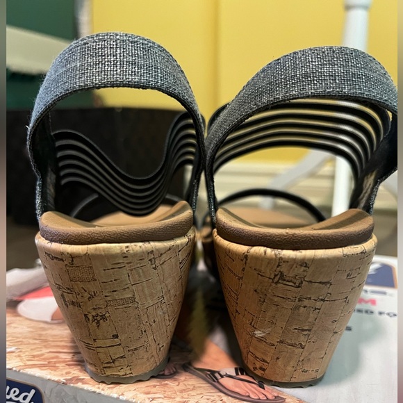 LAST CHANCE—NEW Sketchers sandals-wedge-size 10-Final price drop! - Picture 5 of 12